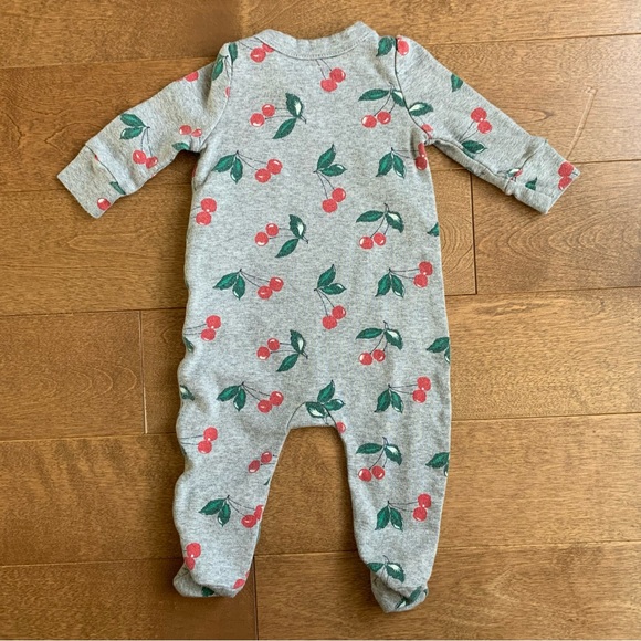 2/$10 GAP Baby girl pyjamas cherries 0-3m - Picture 4 of 4